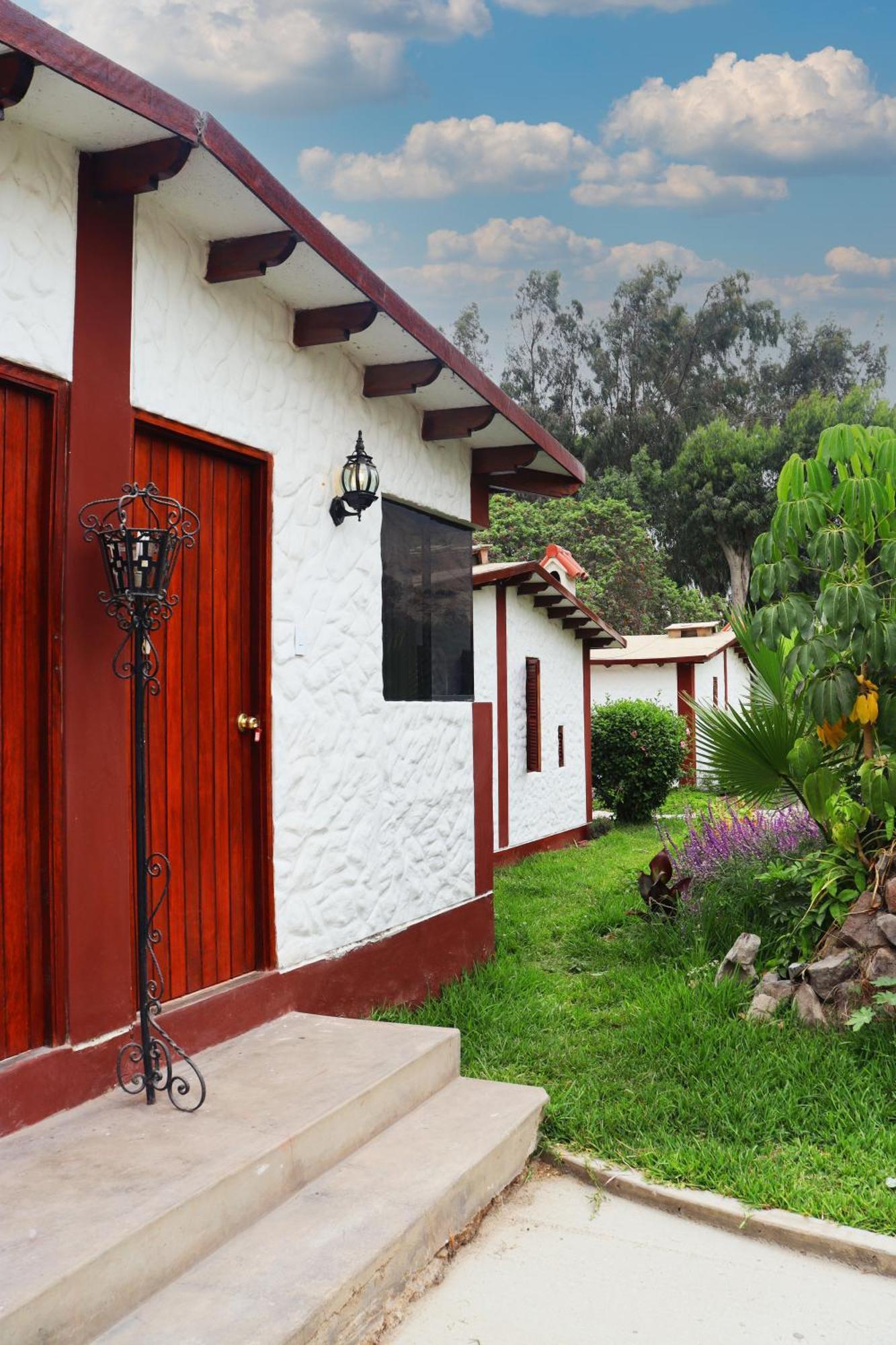 Los Andes - Restaurant & Bungalows Cieneguilla Exterior photo